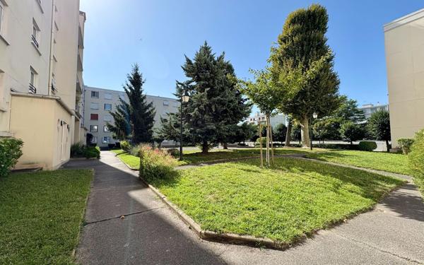 Appartement à louer    3 pièces • 59,26 m2 Saint-Maur-des-Fossés
