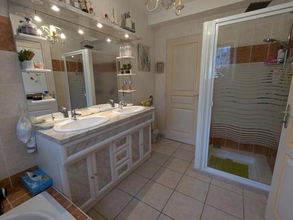 Maison et gîtes à Limogne en Quercy