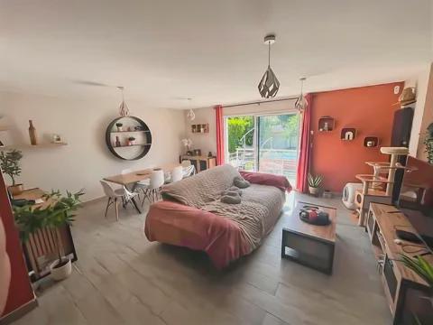 Creil – Maison familiale 103 m² avec piscine, jardin, garage et Dépendance