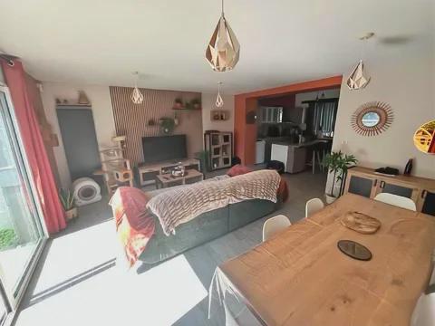 Creil – Maison familiale 103 m² avec piscine, jardin, garage et Dépendance