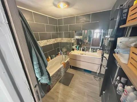 Creil – Maison familiale 103 m² avec piscine, jardin, garage et Dépendance