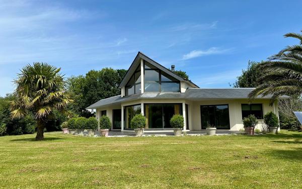 Maison à vendre    4 pièces • 207 m2 Milizac