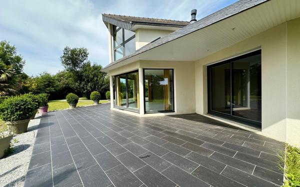 Maison à vendre    4 pièces • 207 m2 Milizac