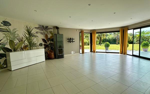 Maison à vendre    4 pièces • 207 m2 Milizac