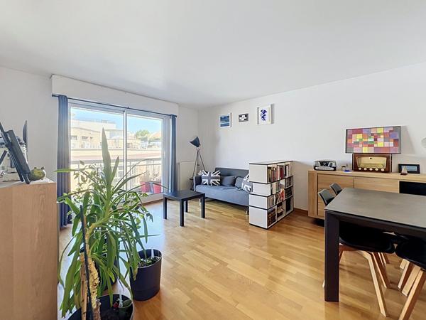 Appartement Suresnes 2 pièce(s) 51 m2
