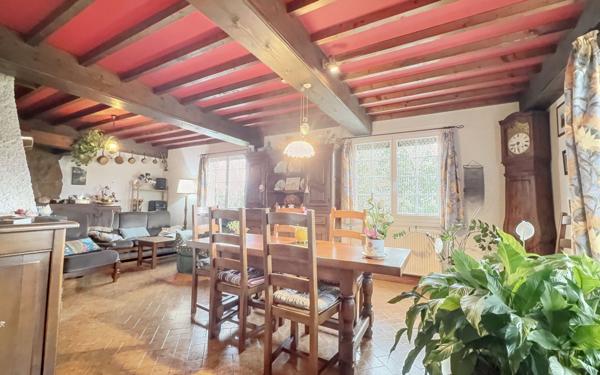 Maison à vendre    6 pièces •  Bretenière