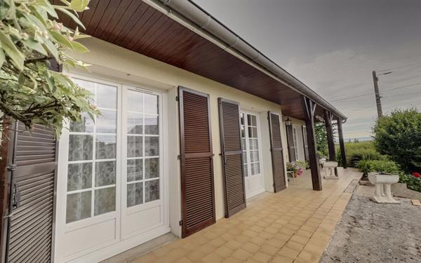 Maison à vendre    6 pièces •  Bretenière