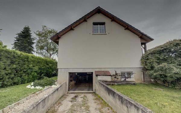 Maison à vendre    6 pièces •  Bretenière