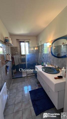 Rare à Boulouris - Villa 8 pièces 180 M2 avec appartement Indépendant