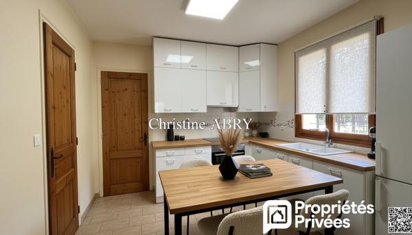 Rare à Boulouris - Villa 8 pièces 180 M2 avec appartement Indépendant