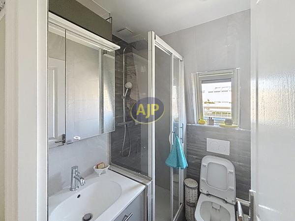 Vente appartement Paris 15eme : 200 000 € - AJP Immobilier Paris 15 - Agence Pernet