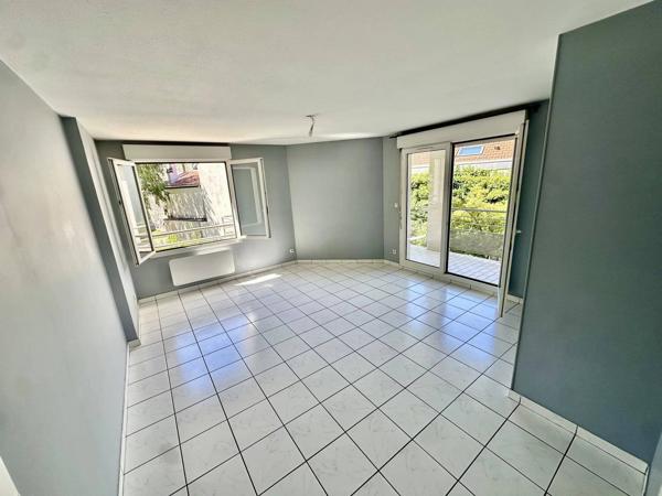 GRENOBLE – QUAI DE LA GRAILLE – T3 AVEC TERRASSE + GARAGE