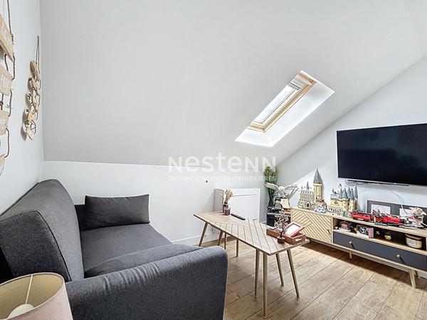 Maison familiale de 113 m2, 4 chambres, avec piscine chauffee , jardin et sous-sol complet/garage au coeur d Avrille