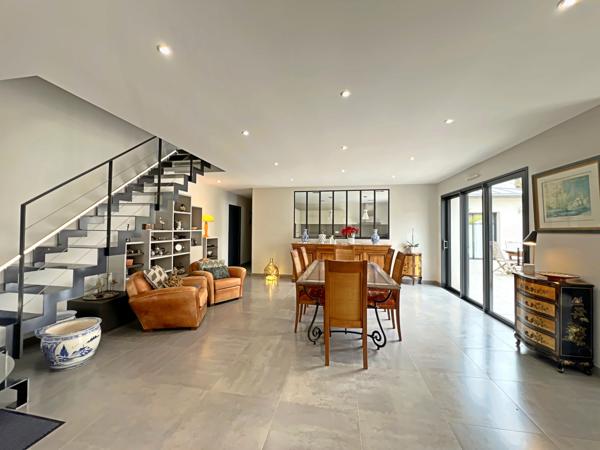 La Mézière (35520) Superbe maison contemporaine – Calme, volumes et prestations haut de gamme