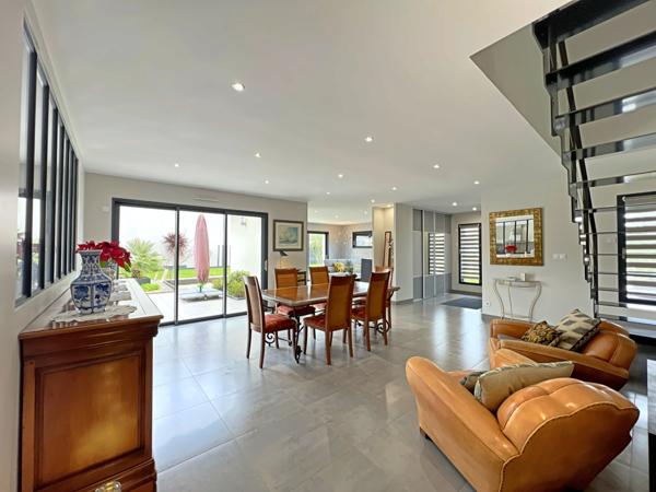 La Mézière (35520) Superbe maison contemporaine – Calme, volumes et prestations haut de gamme