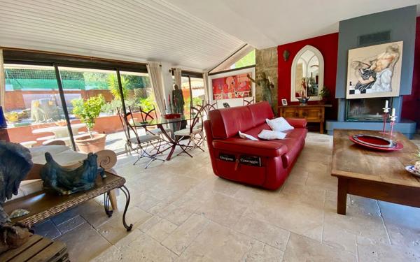 Maison à vendre    4 pièces • 174 m2 Le Beausset