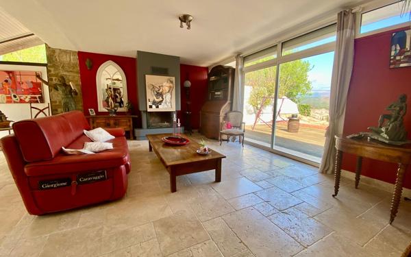 Maison à vendre    4 pièces • 174 m2 Le Beausset