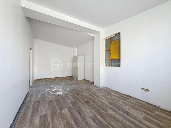 Local d activites de 155 m²