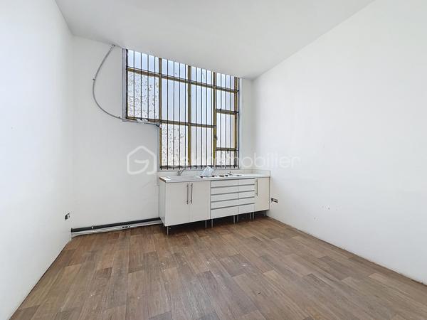 Local d activites de 155 m²