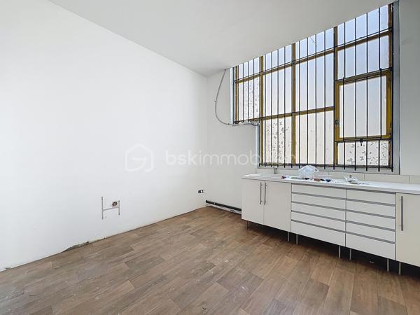 Local d activites de 155 m²