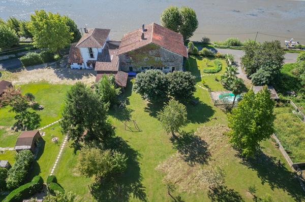 Ancienne ferme de caractère de plus de 300 m² aux portes de l'Adour