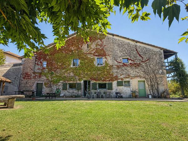 Ancienne ferme de caractère de plus de 300 m² aux portes de l'Adour