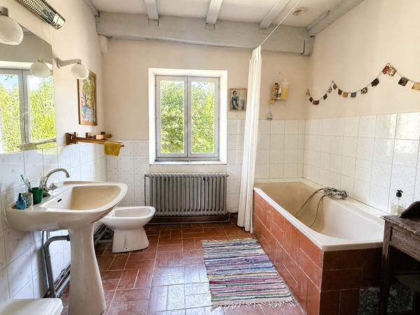 Ancienne ferme de caractère de plus de 300 m² aux portes de l'Adour