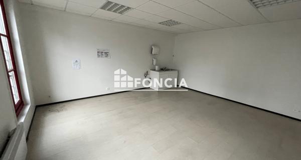 À vendre Local commercial 318 m² - Niort 79000