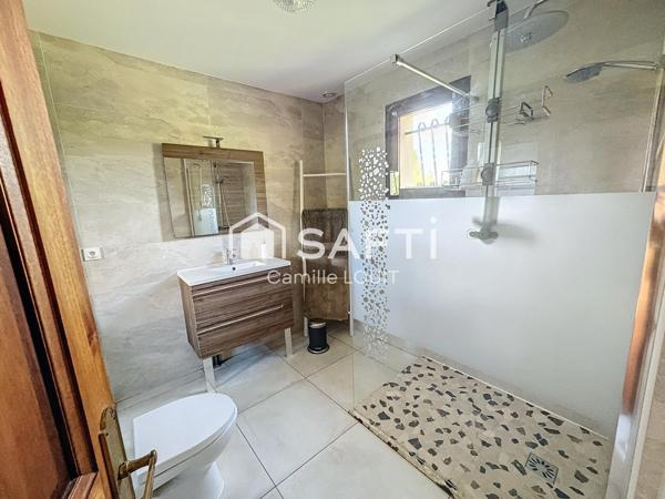 Maison familiale à rénover au calme.