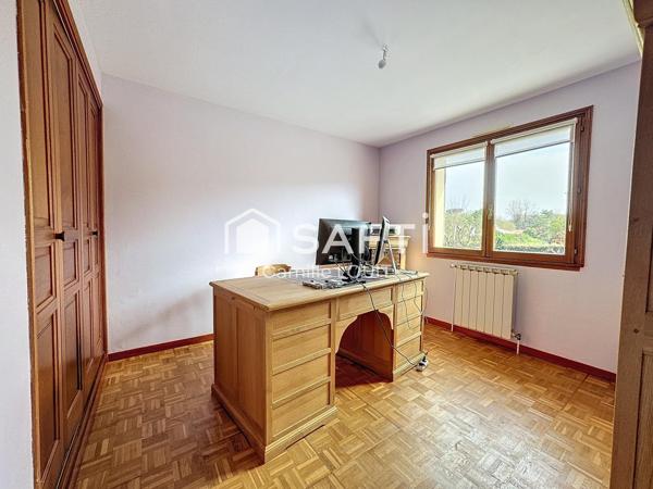 Maison familiale à rénover au calme.