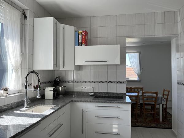 CHASSIEU, MAISON 100 m² 4 CHAMBRES + GARAGE ET ANNEXE