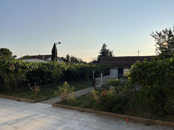 CHASSIEU, MAISON 100 m² 4 CHAMBRES + GARAGE ET ANNEXE