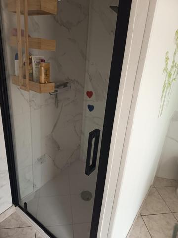 maison de ville avec du potentiel vous souhaitez refaire la décoration de la propriété vous allez etre ravie, dépendances, garage, grenier, buanderie de 20 m2