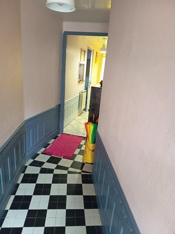 maison de ville avec du potentiel vous souhaitez refaire la décoration de la propriété vous allez etre ravie, dépendances, garage, grenier, buanderie de 20 m2