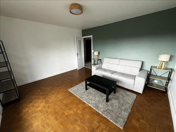 Appartement à louer 595 € CC TOURS 1 pièce 40 m² DPE D