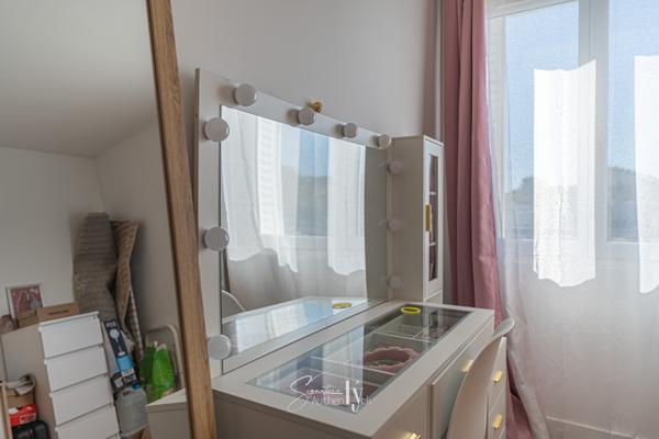 Appartement
         3 pièces
        - 53 m² Exclusivité 97 100 € *