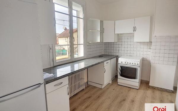 Maison à louer    3 pièces • 76,81 m2 Montluçon