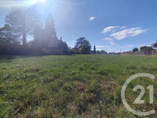 Terrain à vendre  4295 m 2   NEUVY ST SEPULCHRE  - 36