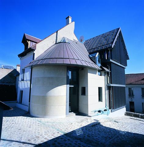 CHATEAU THIERRY (02) hyper centre à vendre Immeuble de rapport de grande qualité architecturale.