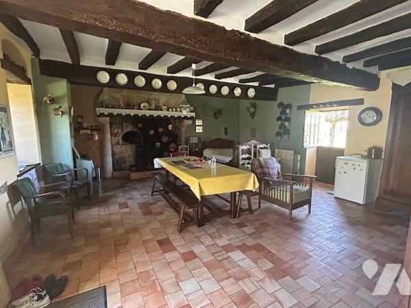 MAISON A VENDRE BAUGE EN ANJOU
5 Min BAUGE
Maison de Charme située dans un bel environnement....