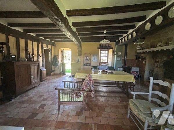 MAISON A VENDRE BAUGE EN ANJOU
5 Min BAUGE
Maison de Charme située dans un bel environnement....