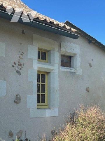 MAISON A VENDRE BAUGE EN ANJOU
5 Min BAUGE
Maison de Charme située dans un bel environnement....