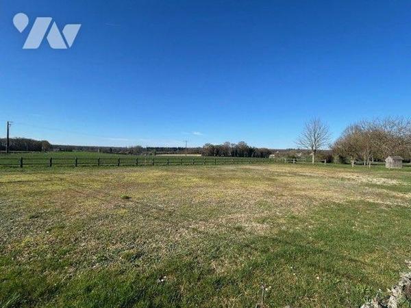 MAISON A VENDRE BAUGE EN ANJOU
5 Min BAUGE
Maison de Charme située dans un bel environnement....