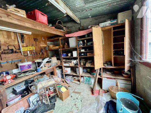 Centre ville Lannion, quartier STANCO.
Charmante petite maison ayant besoin d'une rénovation i...