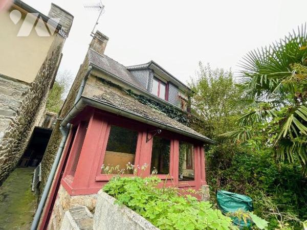 Centre ville Lannion, quartier STANCO.
Charmante petite maison ayant besoin d'une rénovation i...