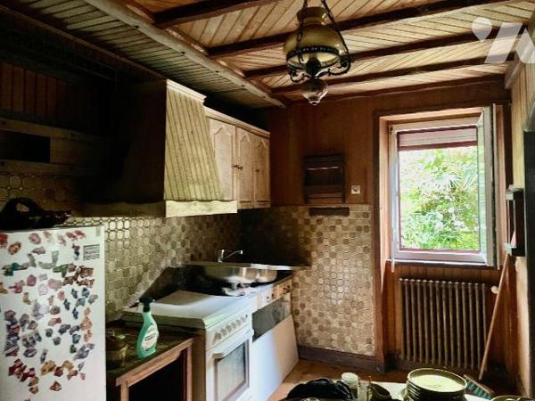 Centre ville Lannion, quartier STANCO.
Charmante petite maison ayant besoin d'une rénovation i...