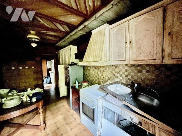 Centre ville Lannion, quartier STANCO.
Charmante petite maison ayant besoin d'une rénovation i...