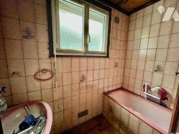 Centre ville Lannion, quartier STANCO.
Charmante petite maison ayant besoin d'une rénovation i...