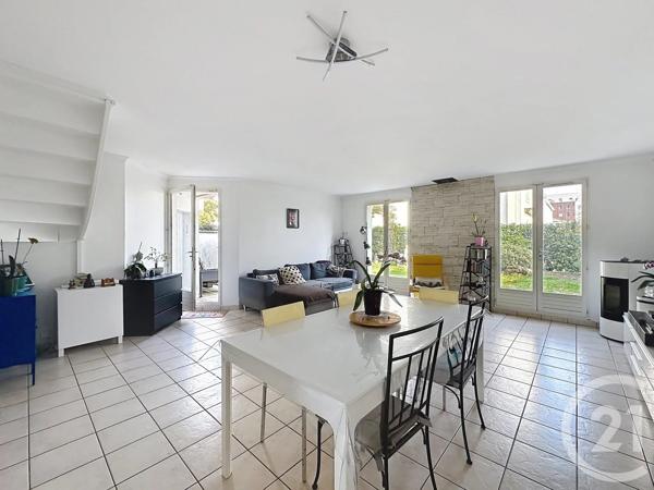 Maison à vendre  5 pièces - 111,46 m 2   FRESNES  - 94
