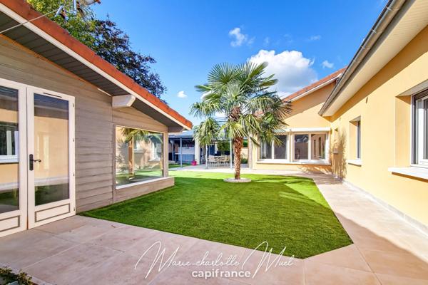 Grande maison familiale avec logement indépendant, garages et dépendances